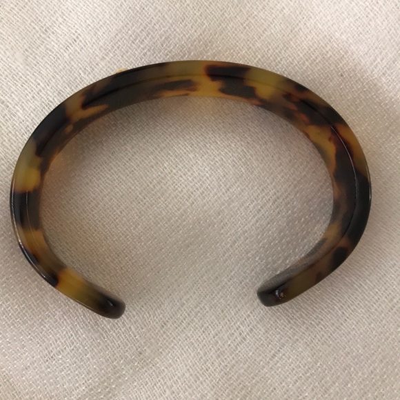 Faux Tortoise Cuff Bracelet & Resin Drop Earrings - Picture 4 of 8